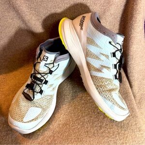 Salomon Sz 10 Sense Flow  Sneaker Shoes in White with Yellow Accents